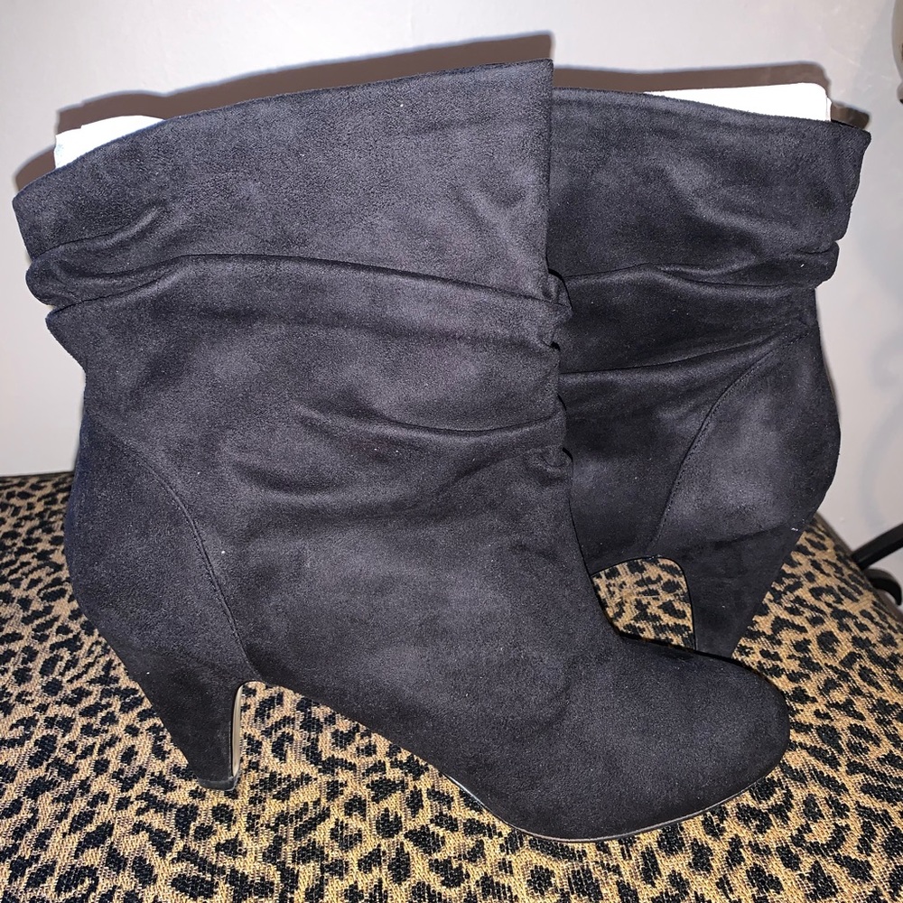 BAKERS CARLINE Womens Shoes Ankle Boots Black Medium Soft Wrinkle Boot Heel